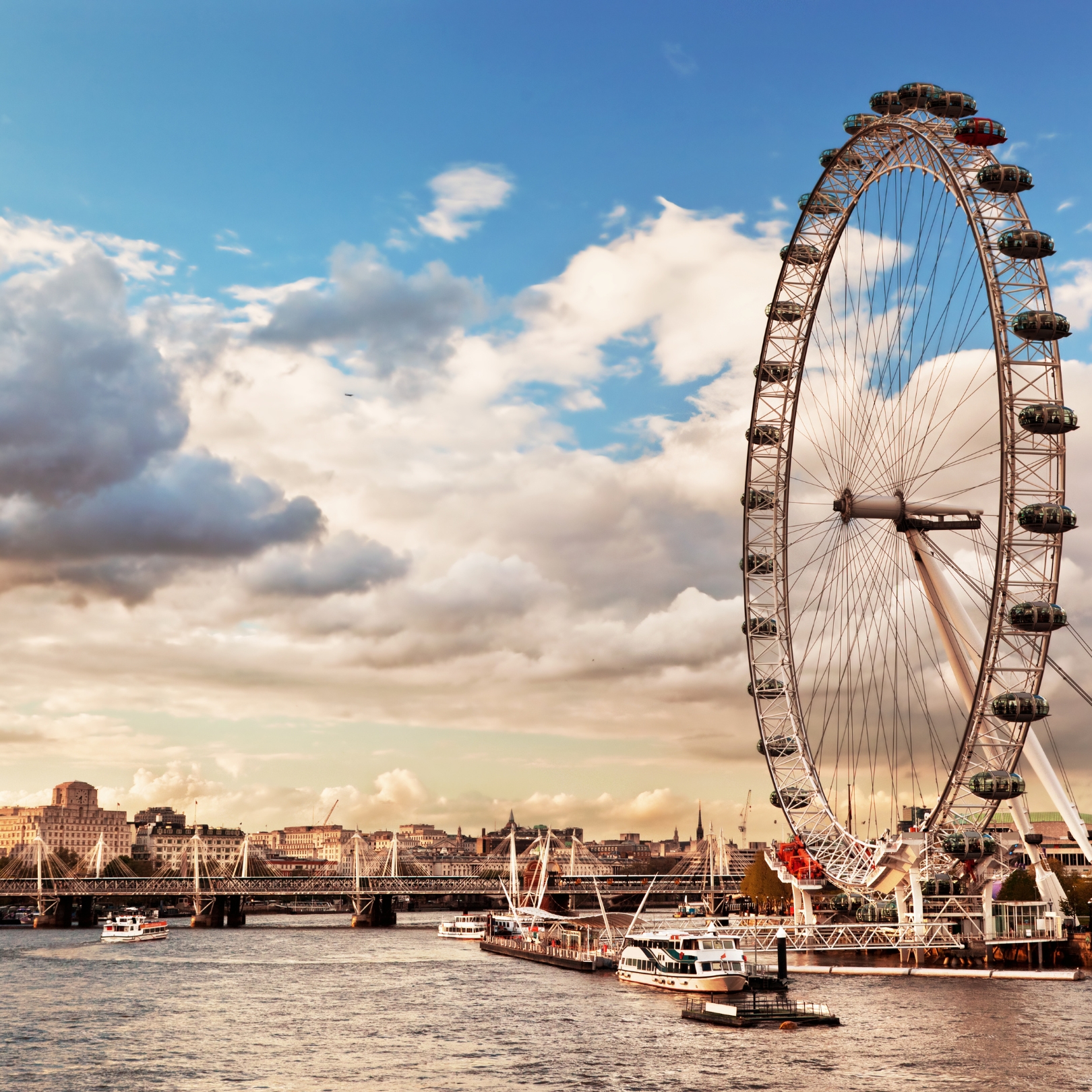 Mumbai to UK Moving Services